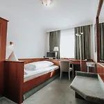 Hotel Boutique Am Rathaus - Reblaus 3*