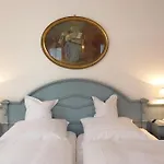 Hotel Boutique Am Rathaus - Reblaus 3*